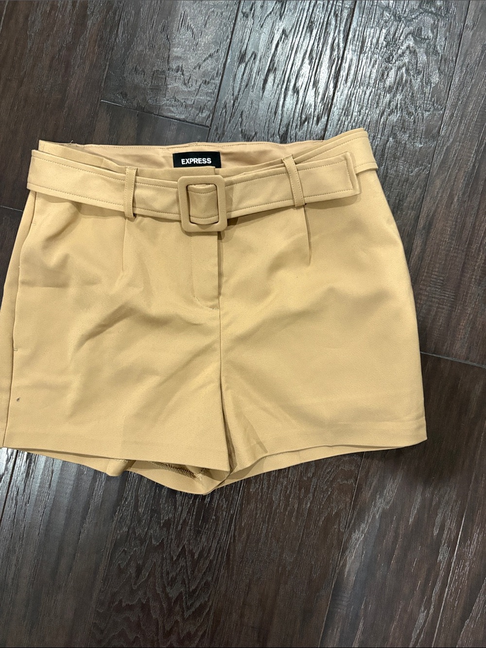 Express Shortie High-Rise Belted Shorts in Tan